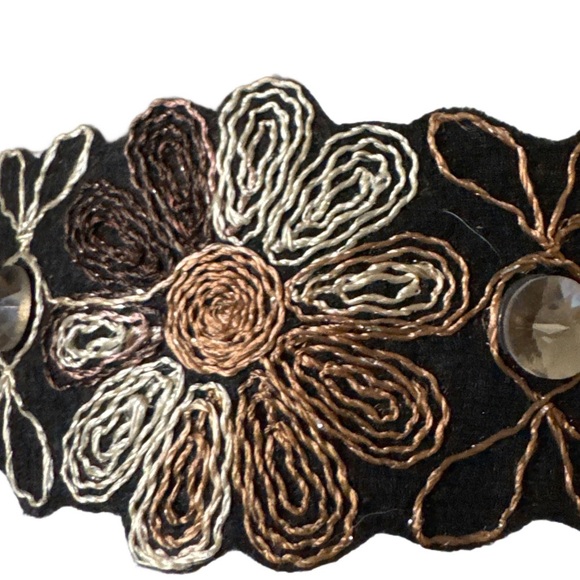 Painless Headband Embroidered Ribbon Hair Accessory,Luxurious, handmade
NEW - Picture 2 of 3